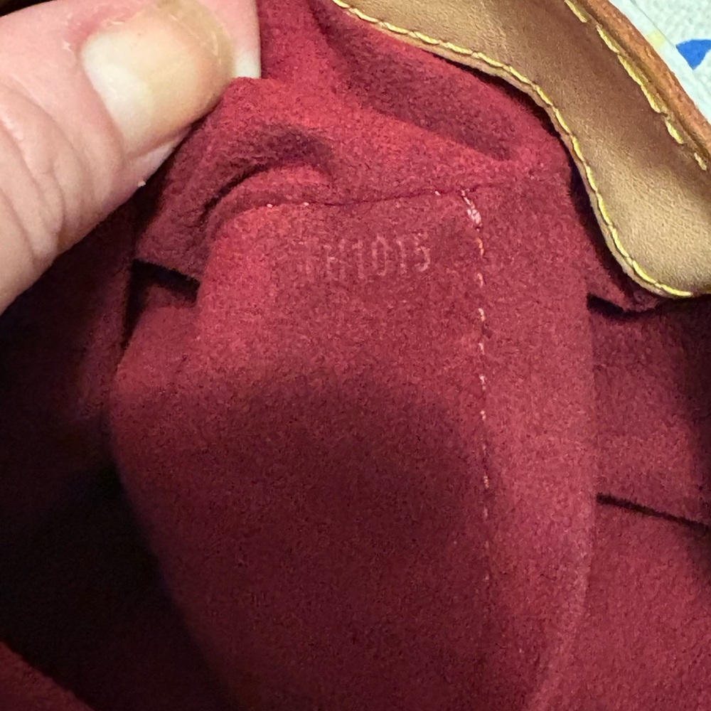 Louis Vuitton Audra bag - Picture 15 of 16